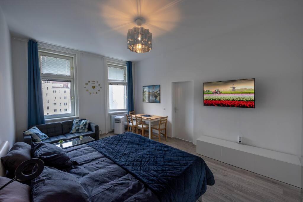 Royal Blue Deluxe Apartment *