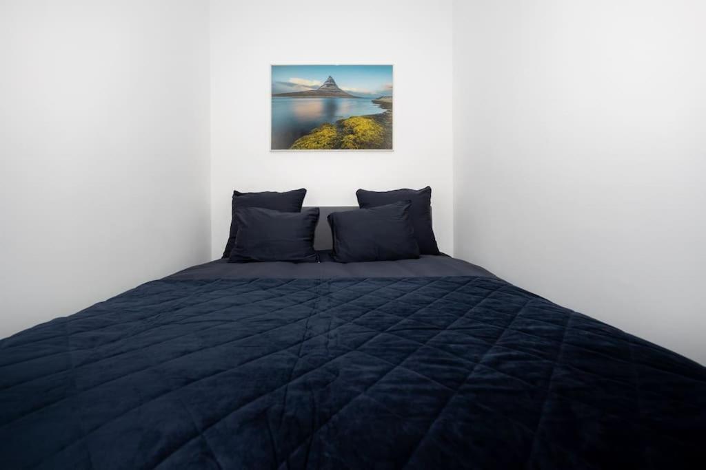 Royal Blue Deluxe Apartment